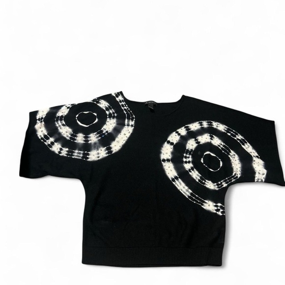 INC International Concepts Black and White Graphic Boxy lightweight‎ sweater - Picture 1 of 1
